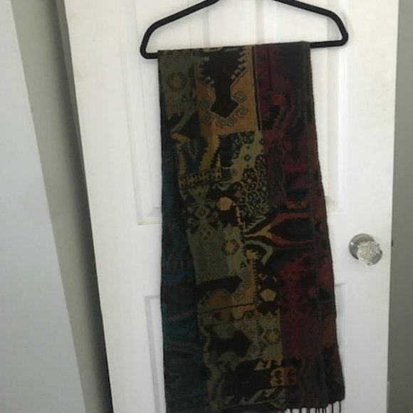 Aritzia Blanket Scarf - Picture 3 of 3